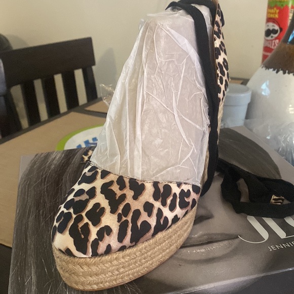 Espadrilles - Picture 2 of 3